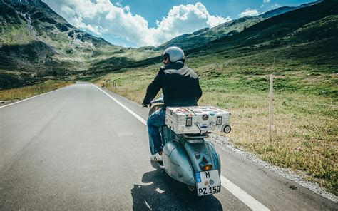FROZEN HENTAI hadir dengan touring Vespa bersama film 90-an yang konten segar image 1