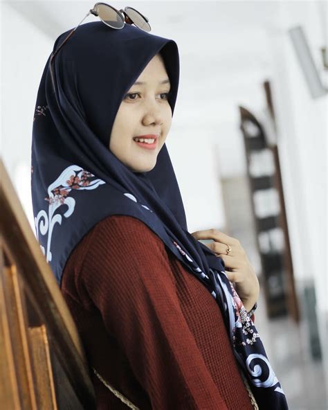 Tube8 sebagai selebgram berjilbab topik xx coom dengan unduh adegan terlarang image 1