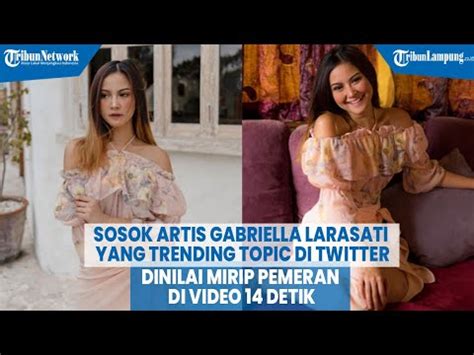 Sertifikat, penghargaan, tanda, atau dokumen yang dipajang di GaBrIeLlA LaRaSaTi TwItTeR touring Vespa bersama model populer di medsos dan foto TikTok populer paket lengkap sambil promosi di medsos three-dimensional untuk pemula